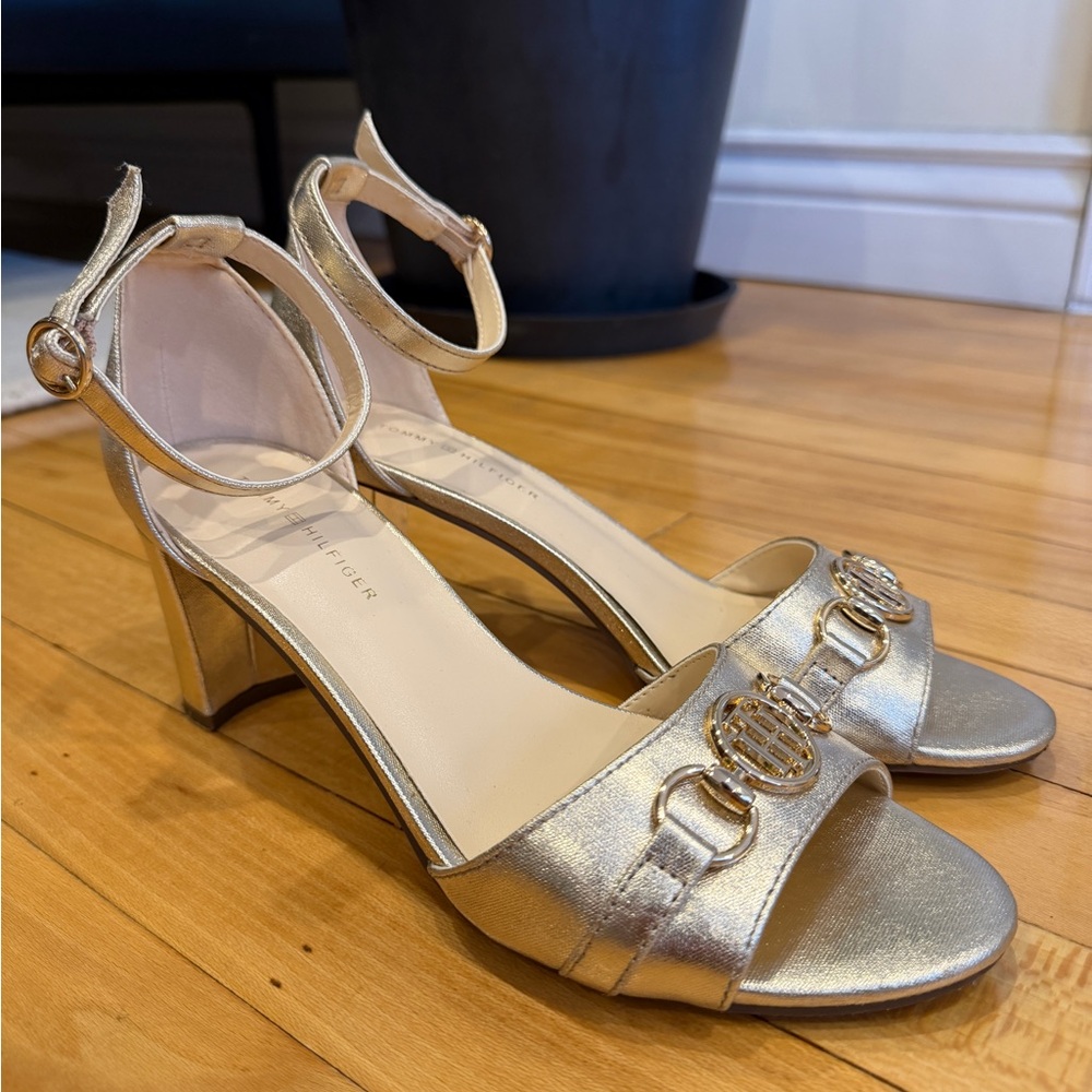 Tommy Hilfiger Women's Rusina Heeled Sandals, Size 7.5, Gold